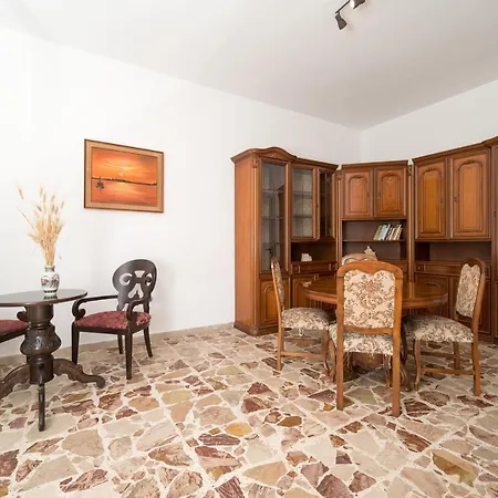 Carignano90 Διαμέρισμα